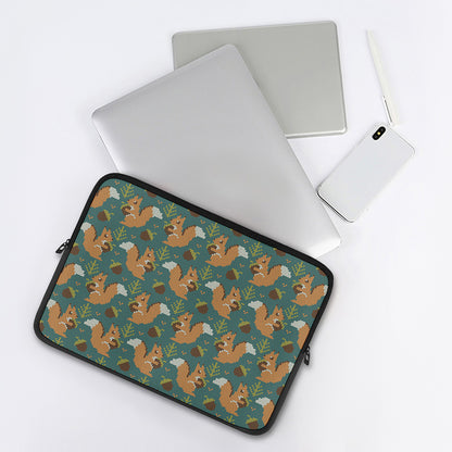 Squirrel Knitted Pattern Print Laptop Sleeve