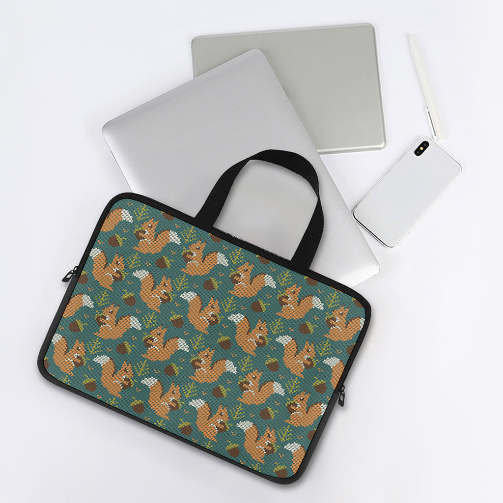 Squirrel Knitted Pattern Print Laptop Sleeve With Handle