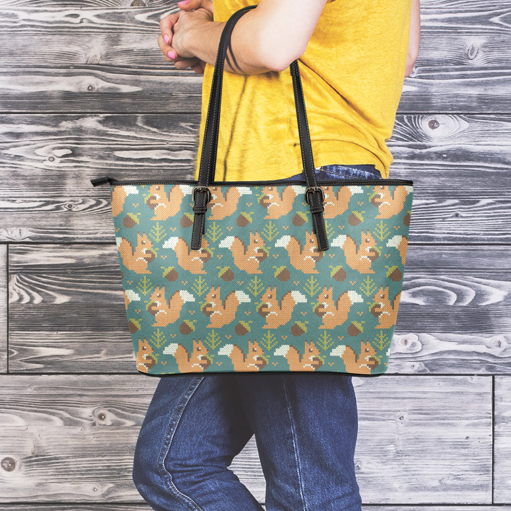Squirrel Knitted Pattern Print Leather Tote Bag