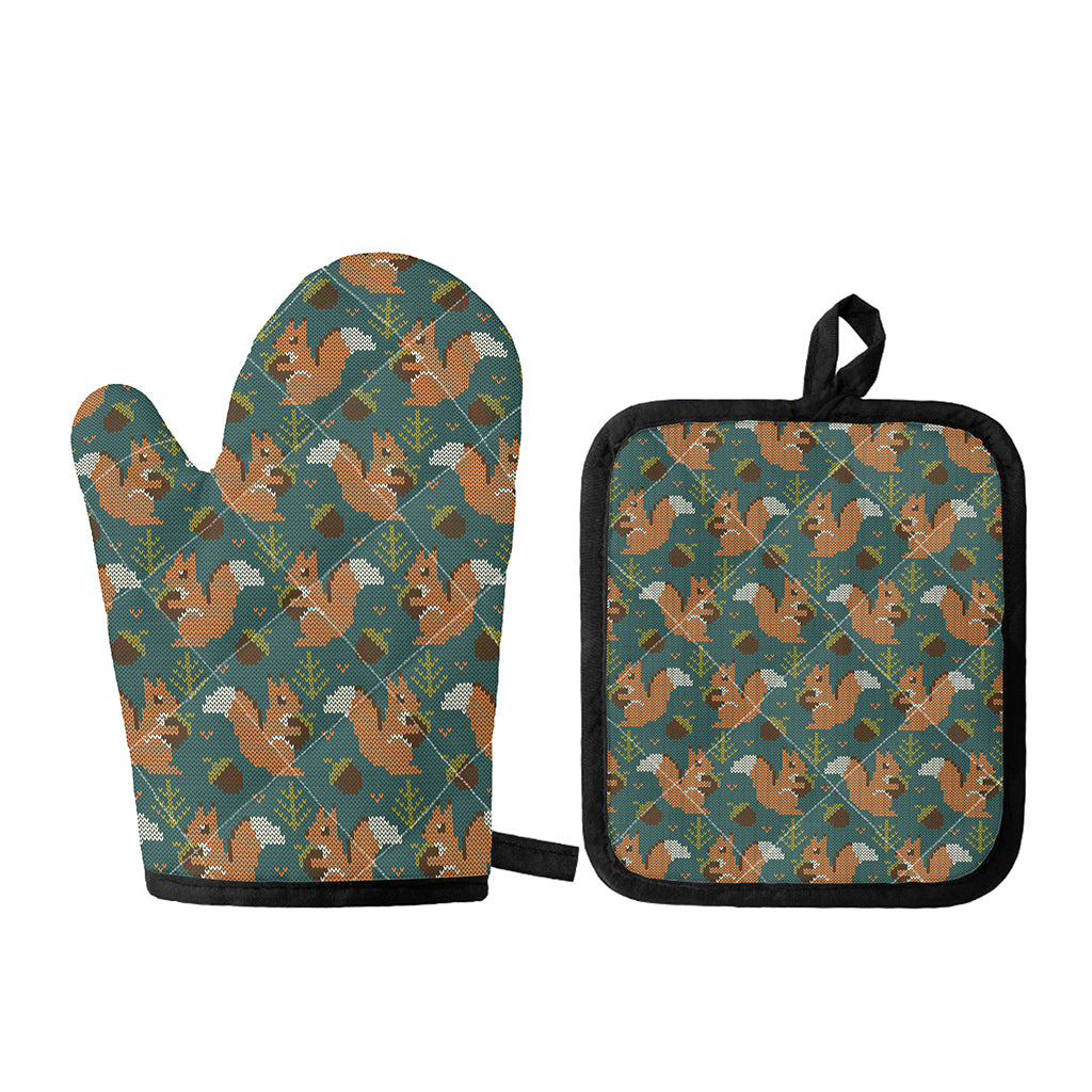 Squirrel Knitted Pattern Print Oven Mitt And Pot Holder Set