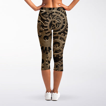 Steampunk Brass Gears And Cogs Print Women's Capri Leggings