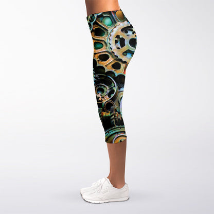 Steampunk Cogs And Gears Print Women's Capri Leggings