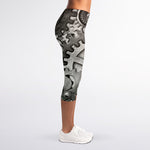 Steampunk Metal Gears Print Women's Capri Leggings