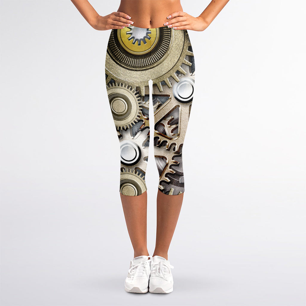 Steampunk Metallic Gears Print Women's Capri Leggings