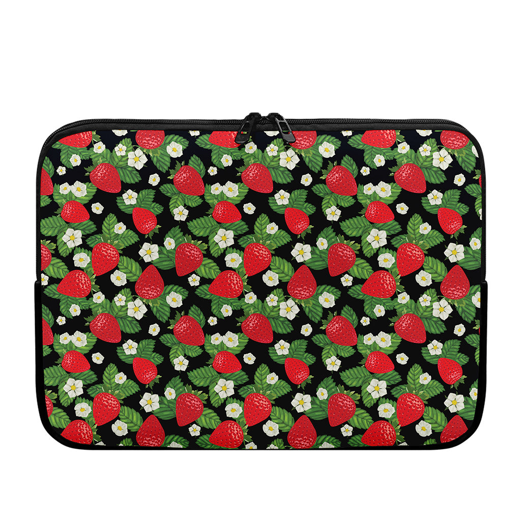 Strawberry And Flower Pattern Print Laptop Sleeve