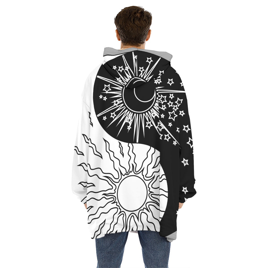 Sun And Moon Yin Yang Print Hoodie Blanket