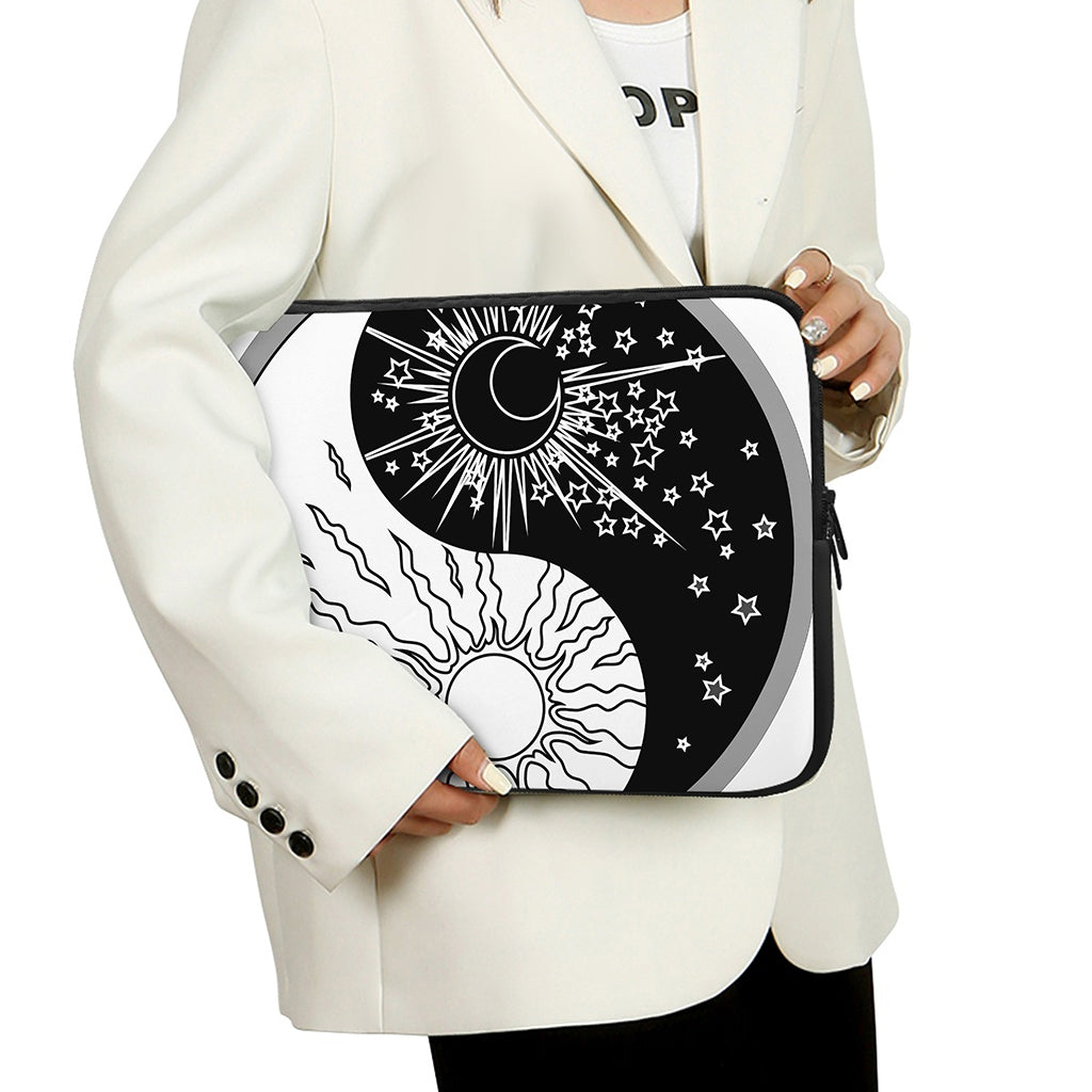 Sun And Moon Yin Yang Print Laptop Sleeve