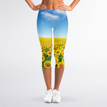 Sunflower Field Print Women's Capri Leggings