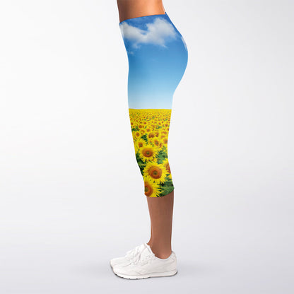 Sunflower Field Print Women's Capri Leggings
