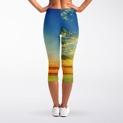 Sunrise Meadow Print Women's Capri Leggings