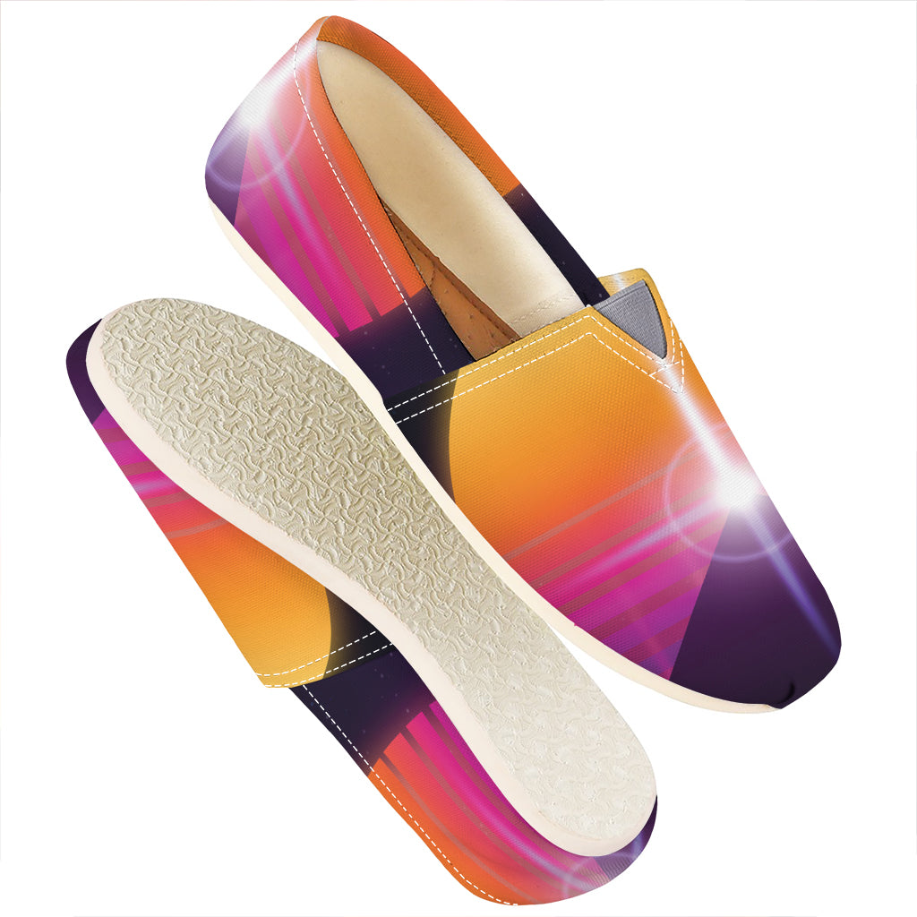 Synthwave Pyramid Print Casual Shoes
