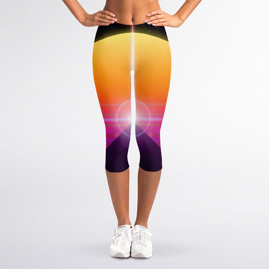 Synthwave Pyramid Print Women's Capri Leggings