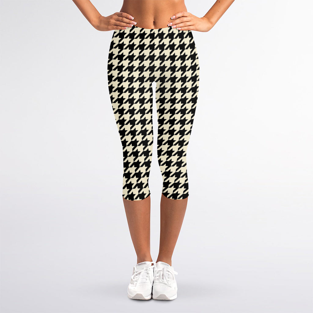 Tan And Black Houndstooth Pattern Print Women's Capri Leggings