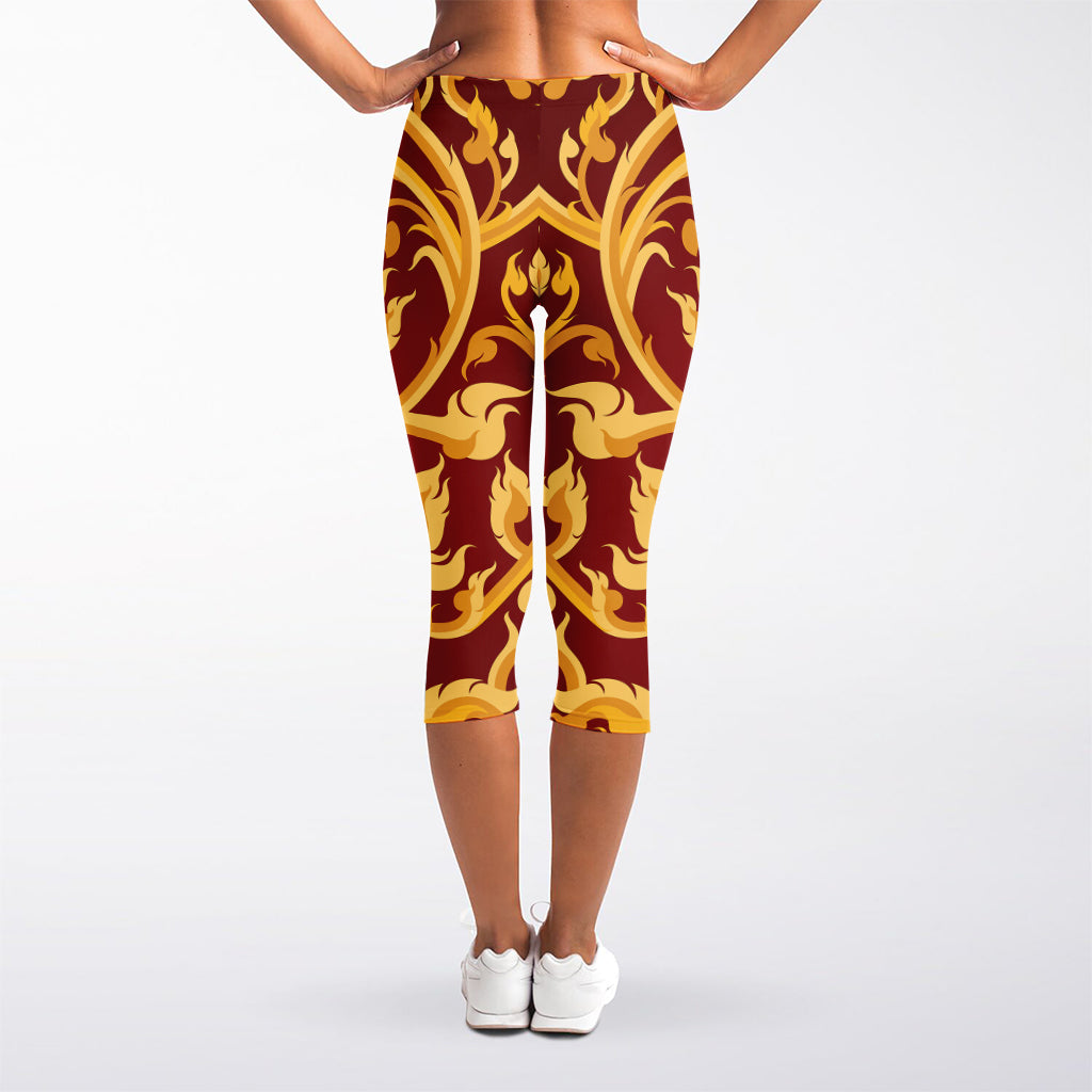 Thai Winding Vines Pattern Print Women's Capri Leggings