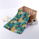 Tiger And Toucan Pattern Print Towel