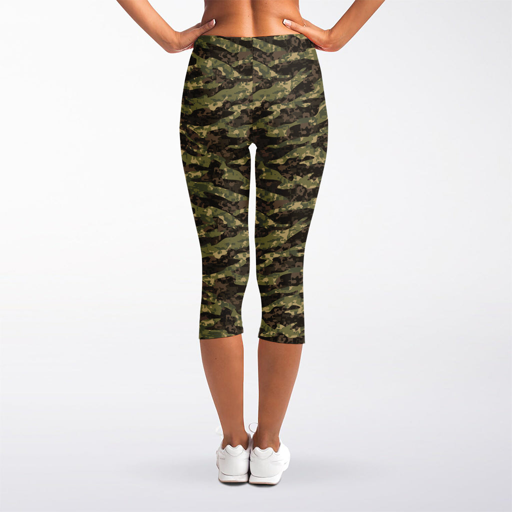 Tiger Stripe Camouflage Pattern Print Women's Capri Leggings