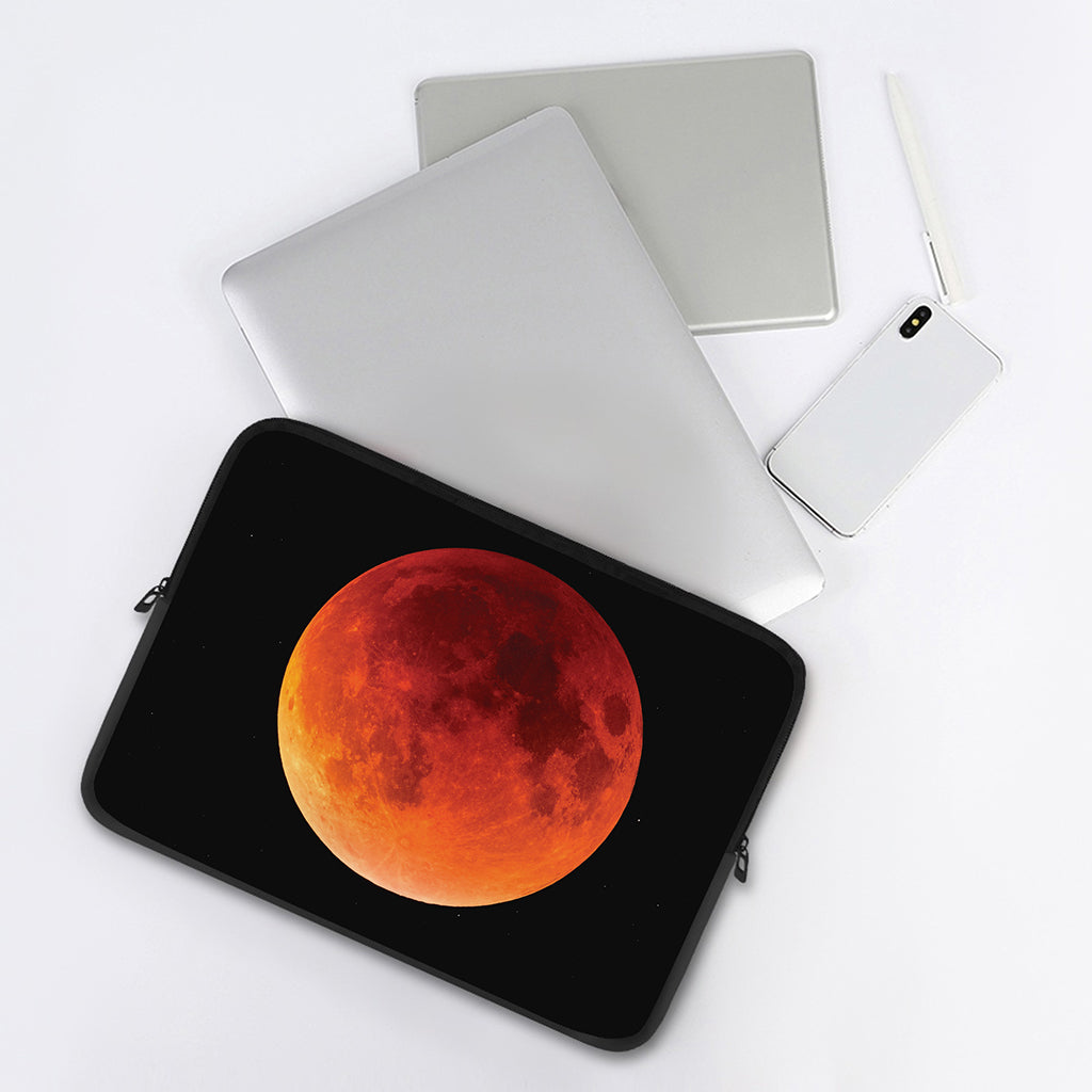 Total Lunar Eclipse Print Laptop Sleeve