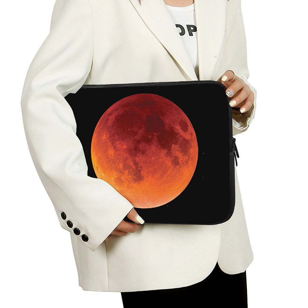 Total Lunar Eclipse Print Laptop Sleeve