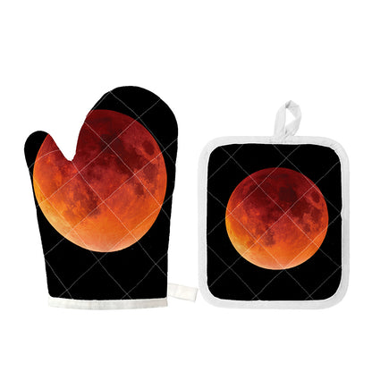 Total Lunar Eclipse Print Oven Mitt And Pot Holder Set