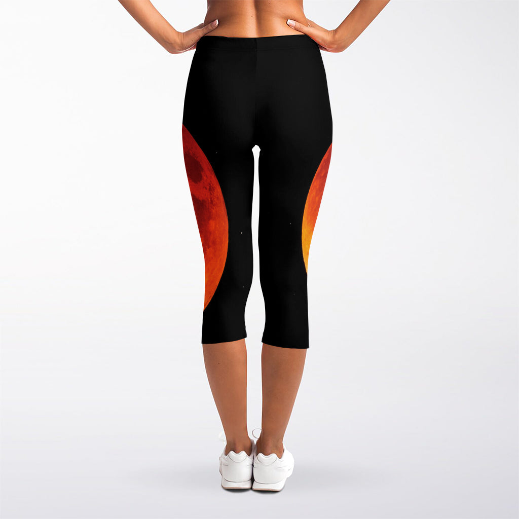 Total Lunar Eclipse Print Women's Capri Leggings