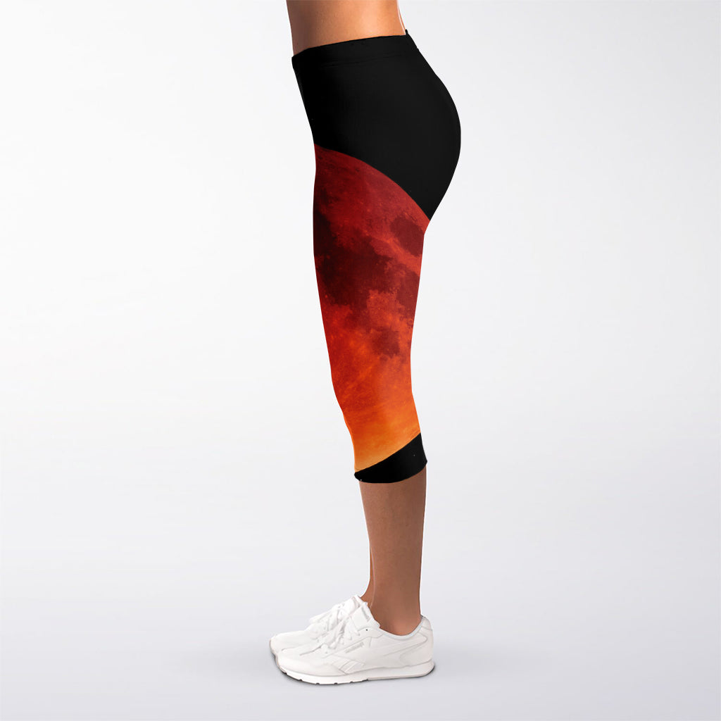 Total Lunar Eclipse Print Women's Capri Leggings