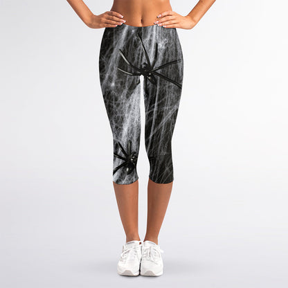 Toy Spiders And Cobweb Print Women's Capri Leggings