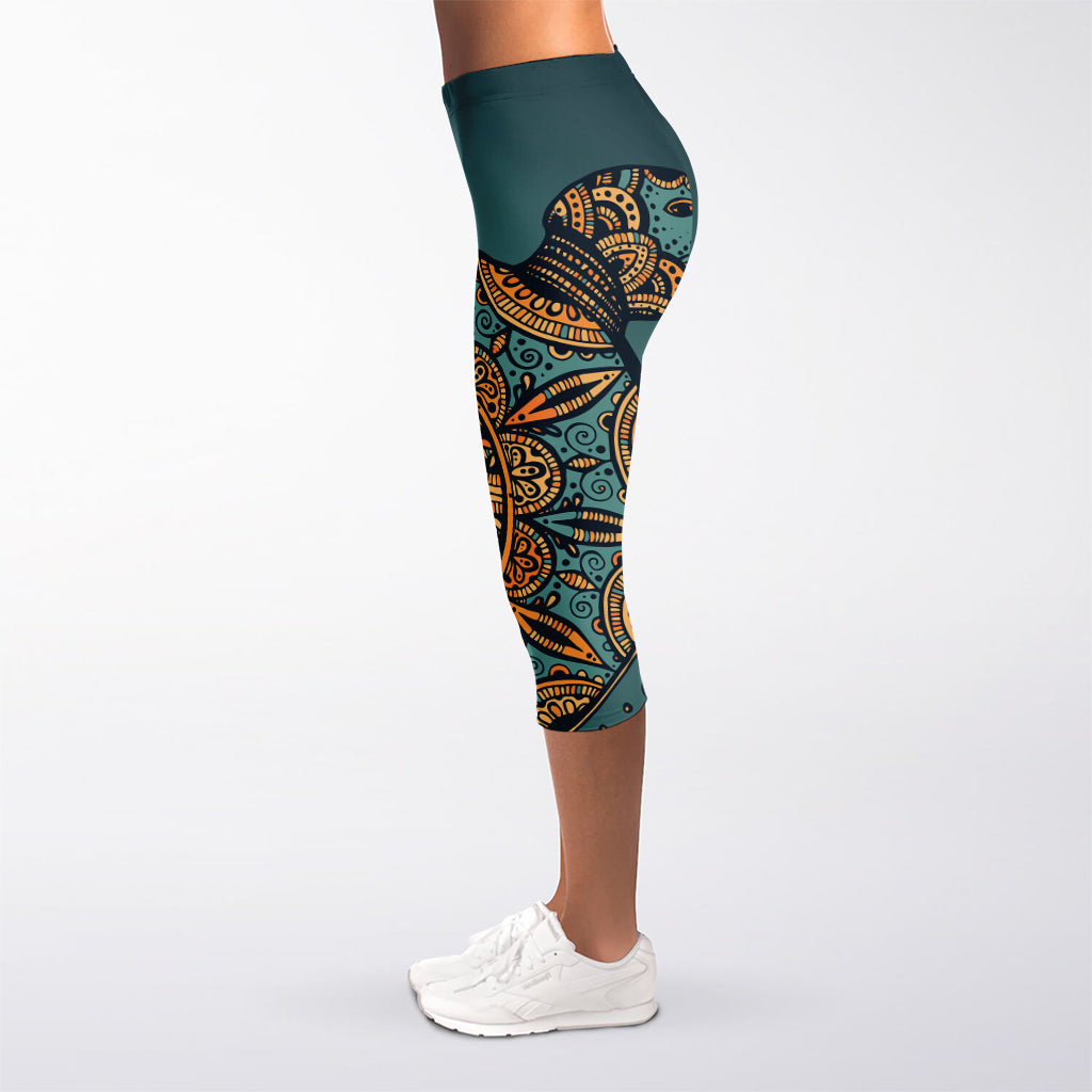 Tribal Sea Turtle Print Women's Capri Leggings
