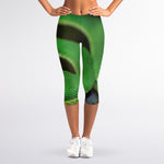 Trimeresurus Albolabris Snake Print Women's Capri Leggings