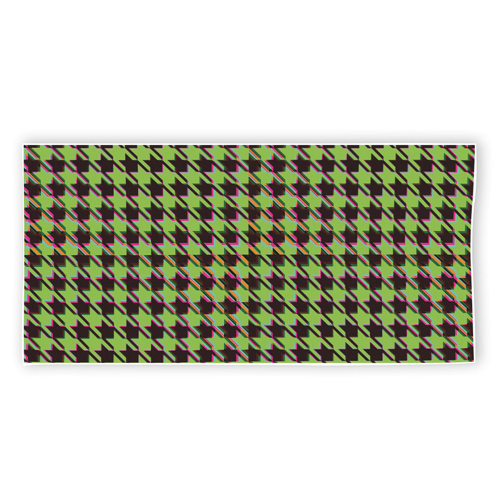 Trippy green Houndstooth Pattern Print Beach Towel