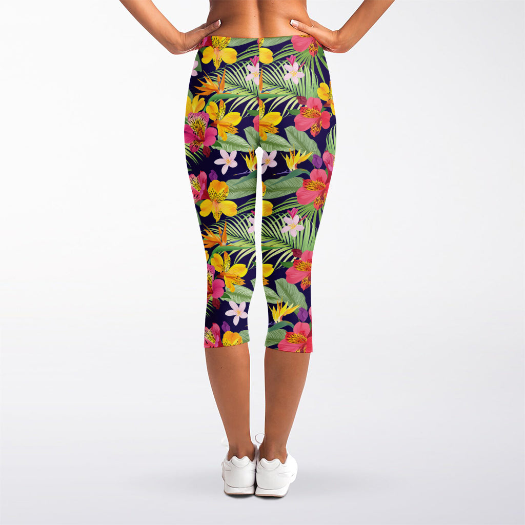 Tropical Alstroemeria Pattern Print Women's Capri Leggings