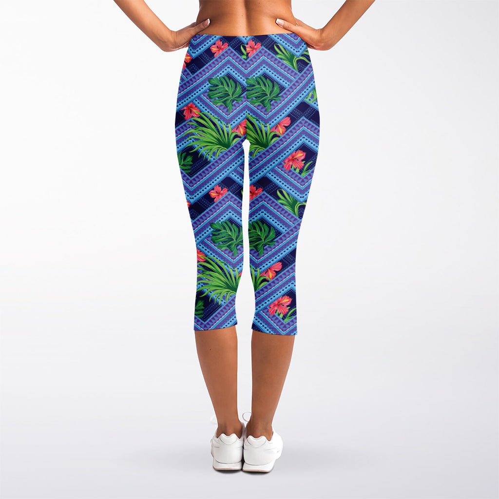 Tropical Aztec Geometric Pattern Print Women's Capri Leggings