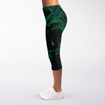 Tropical Fern Leaf Print Women's Capri Leggings