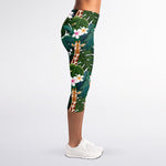 Tropical Giraffe Pattern Print Women's Capri Leggings