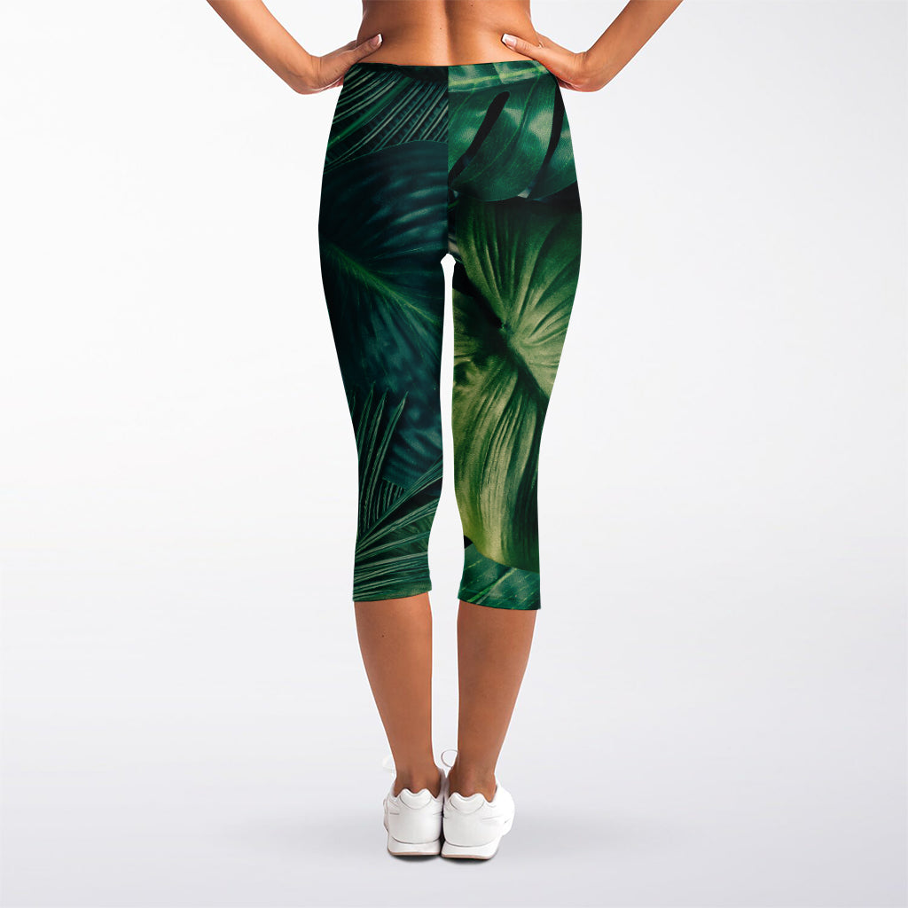 Tropical Green Leaves Print Women's Capri Leggings