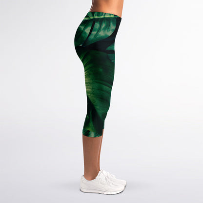 Tropical Green Leaves Print Women's Capri Leggings