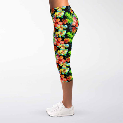 Tropical Hawaii Flowers Pattern Print Women's Capri Leggings