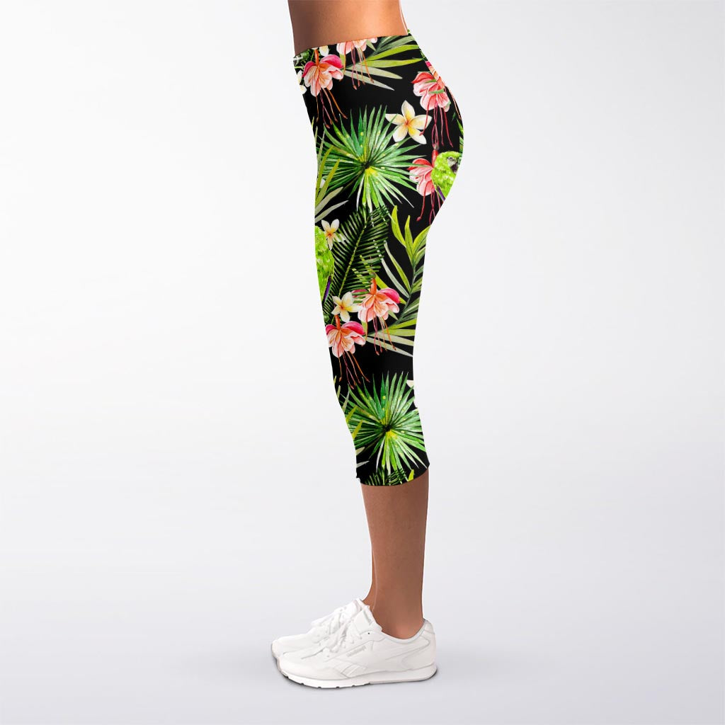 Tropical Hawaiian Parrot Pattern Print Women's Capri Leggings