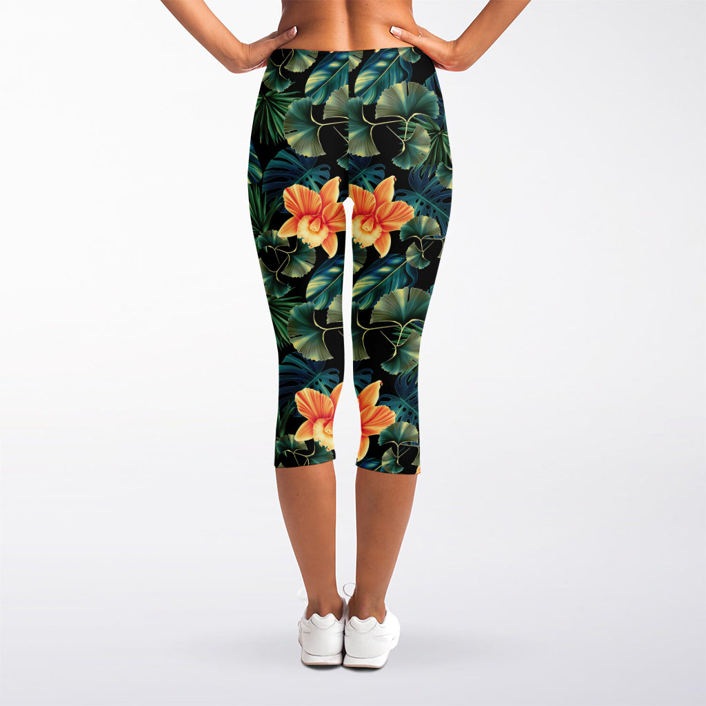 Tropical Leaf And Hawaiian Flower Print Women's Capri Leggings
