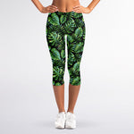 Tropical Monstera Leaves Pattern Print Women's Capri Leggings