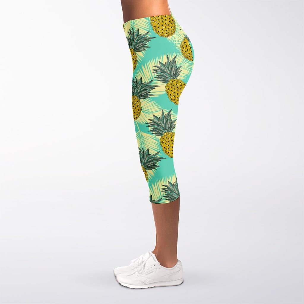 Tropical Vintage Pineapple Pattern Print Women's Capri Leggings