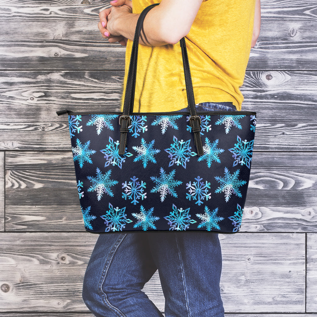 Turquoise Snowflake Pattern Print Leather Tote Bag