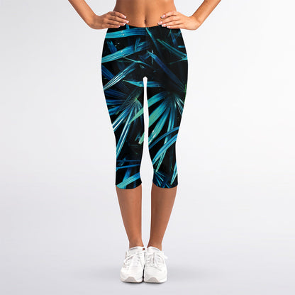 Turquoise Tropical Leaves Print Women's Capri Leggings
