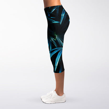 Turquoise Tropical Leaves Print Women's Capri Leggings