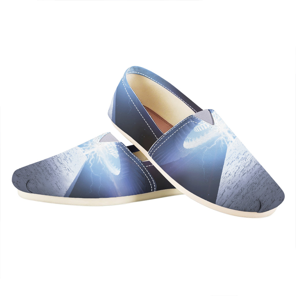 UFO Pyramid Print Casual Shoes