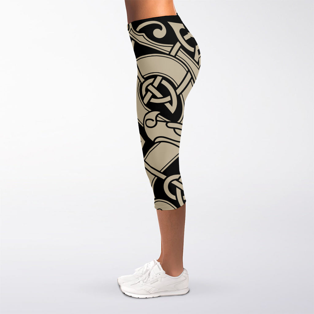 Viking Wolves Symbol Print Women's Capri Leggings