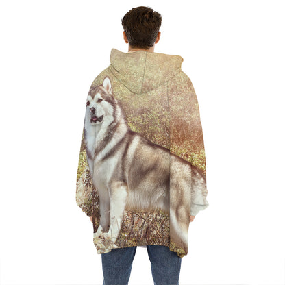 Vintage Alaskan Malamute Print Hoodie Blanket