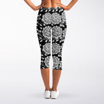 Vintage Black And White Floral Print Women's Capri Leggings