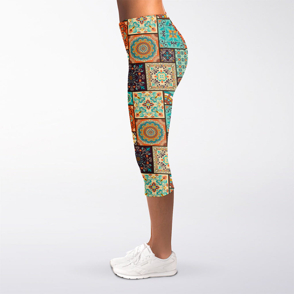 Vintage Floral Patchwork Pattern Print Women's Capri Leggings