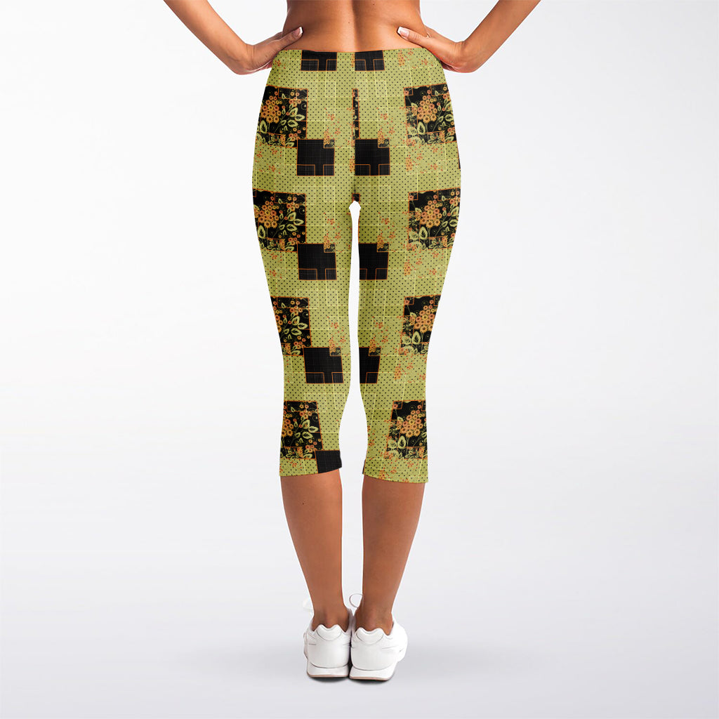 Vintage Flower Patchwork Pattern Print Women's Capri Leggings