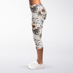 Vintage Hibiscus Plumeria Pattern Print Women's Capri Leggings